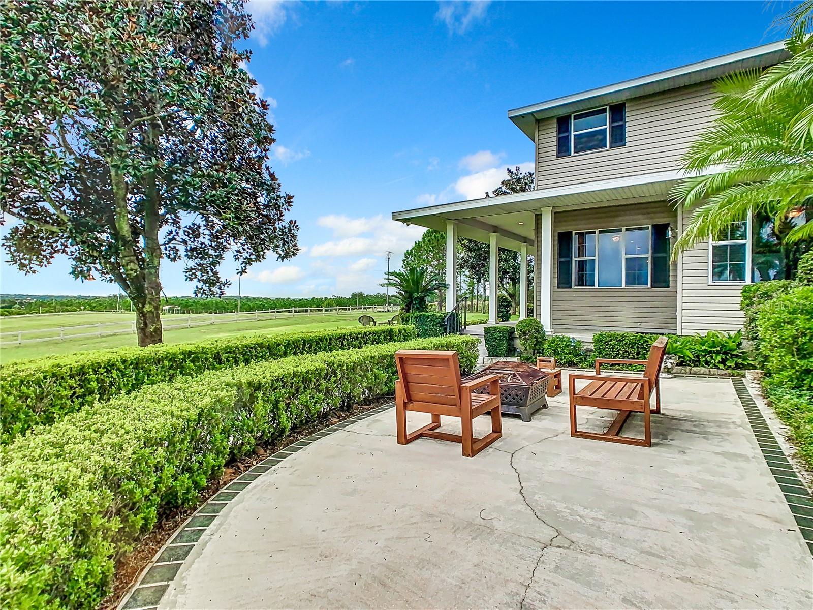 905 N CROOKED LAKE DR