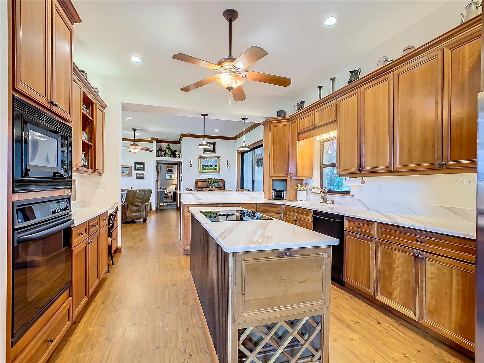 905 N CROOKED LAKE DR