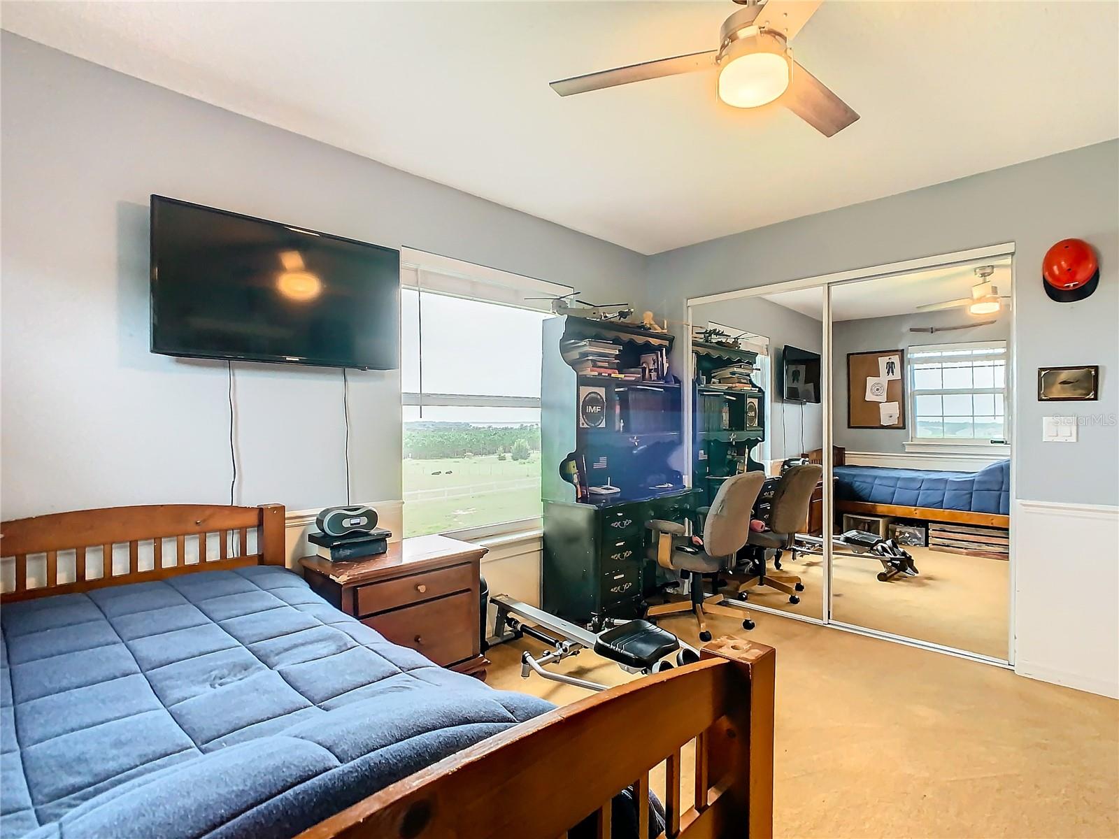 905 N CROOKED LAKE DR