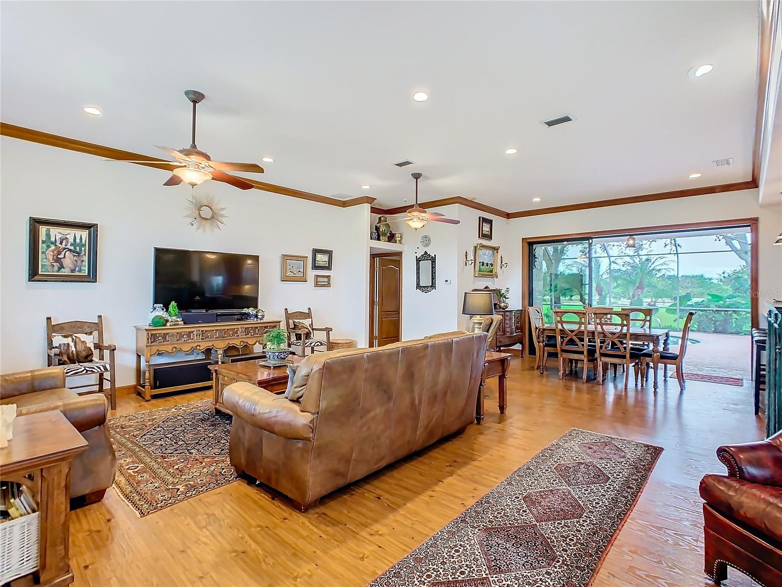 905 N CROOKED LAKE DR
