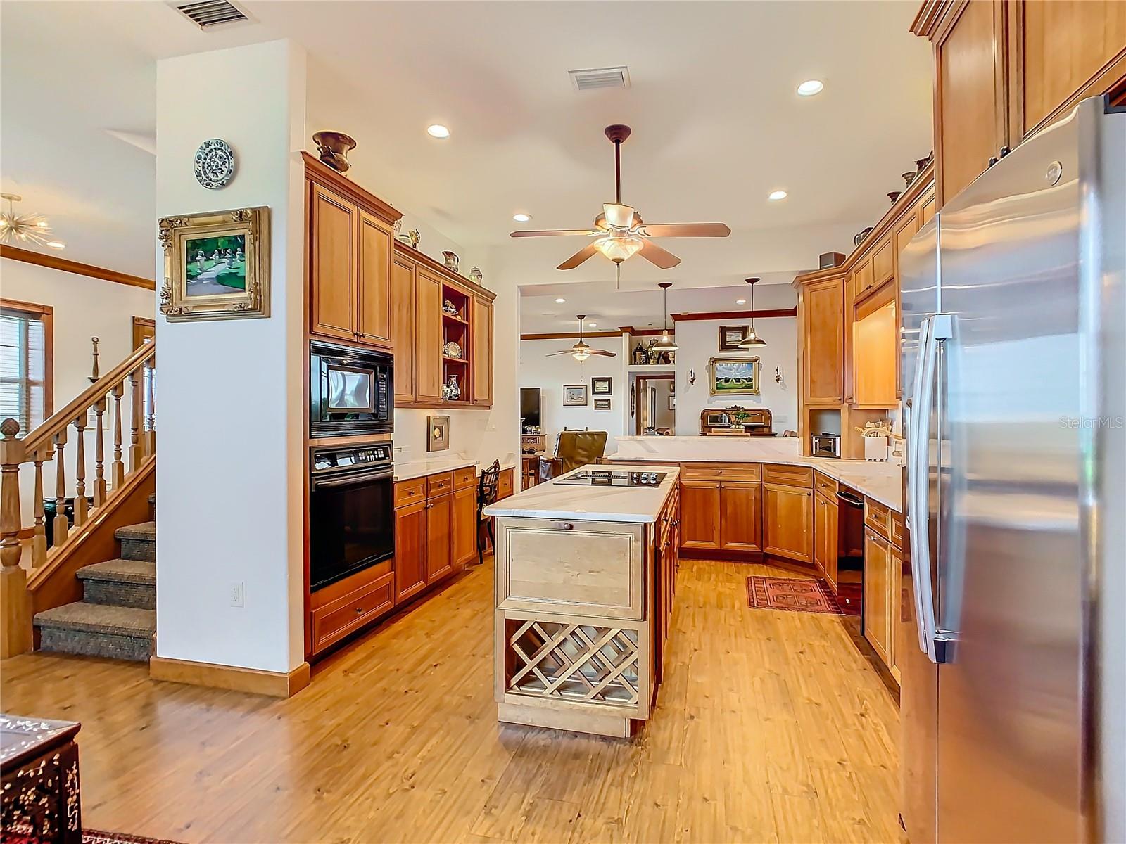905 N CROOKED LAKE DR