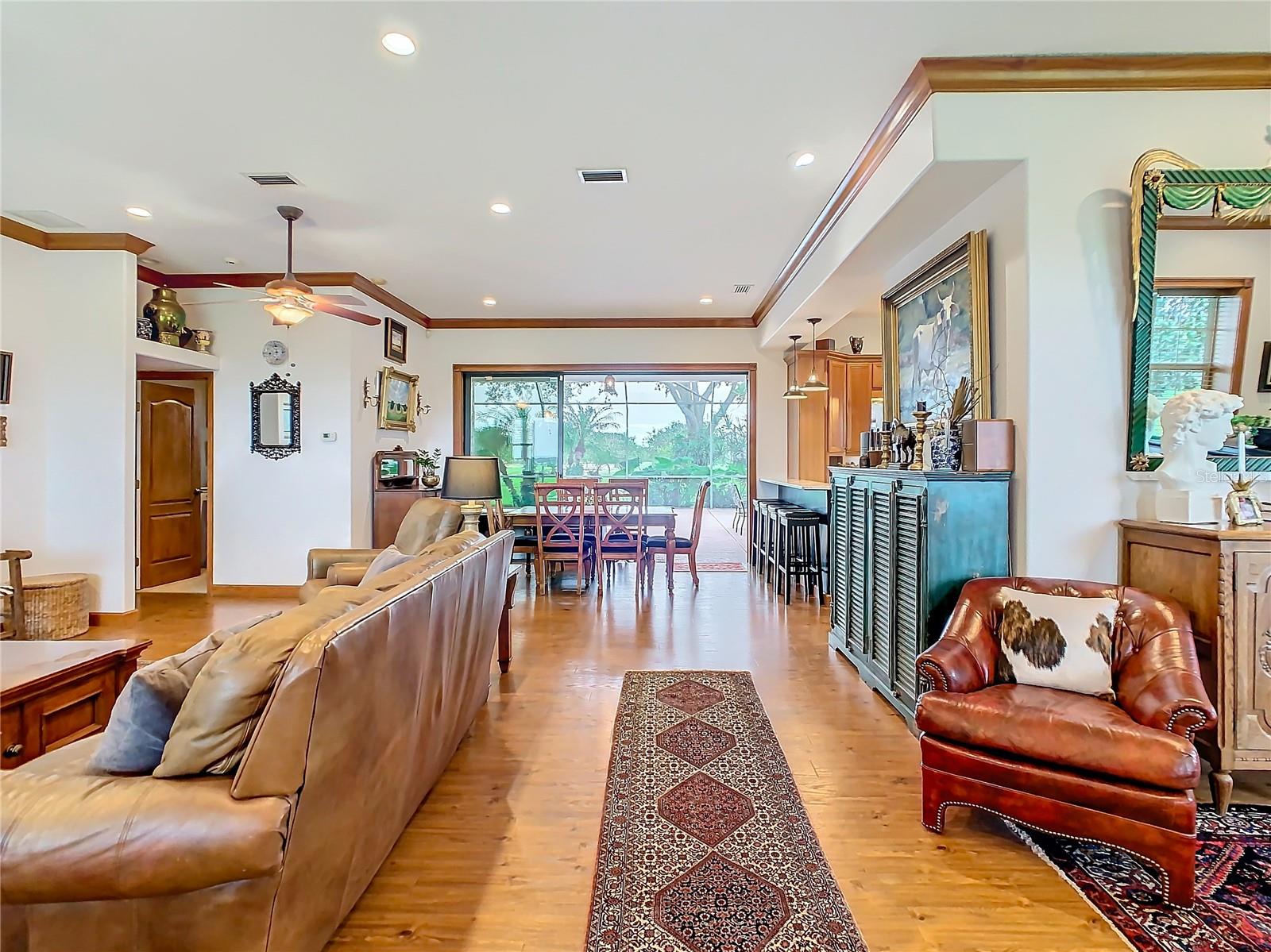 905 N CROOKED LAKE DR