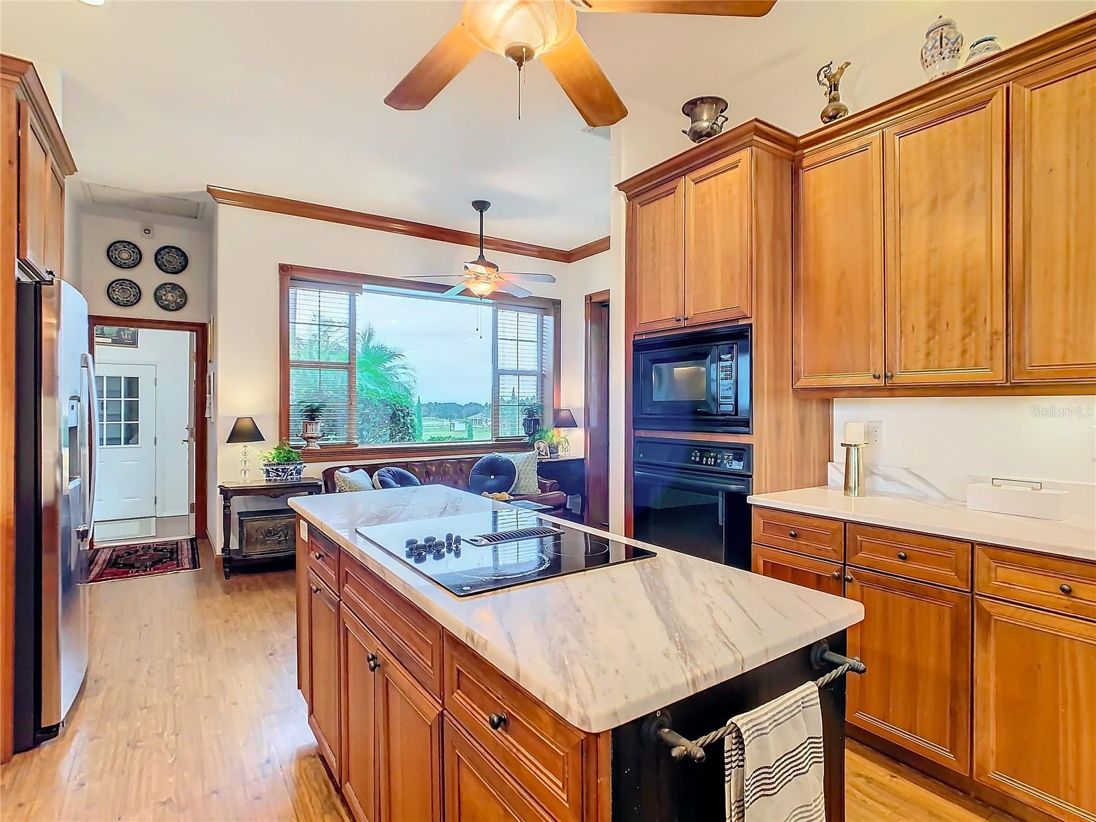 905 N CROOKED LAKE DR