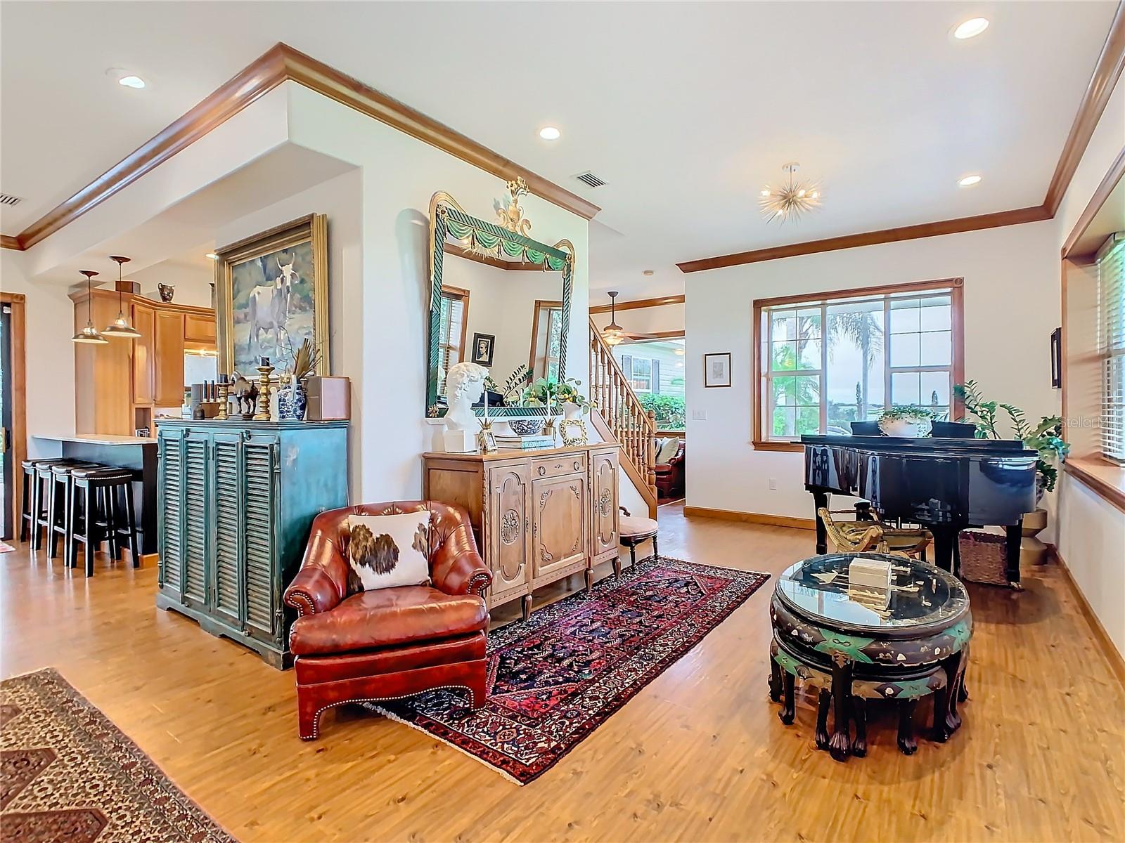 905 N CROOKED LAKE DR