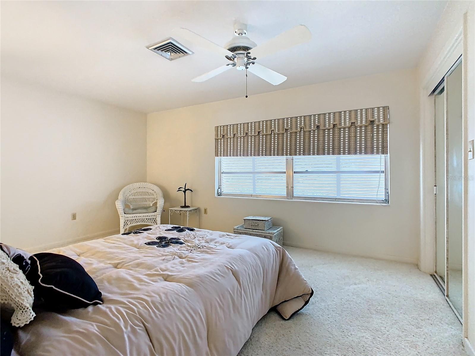 1117 N LAKESHORE BLVD