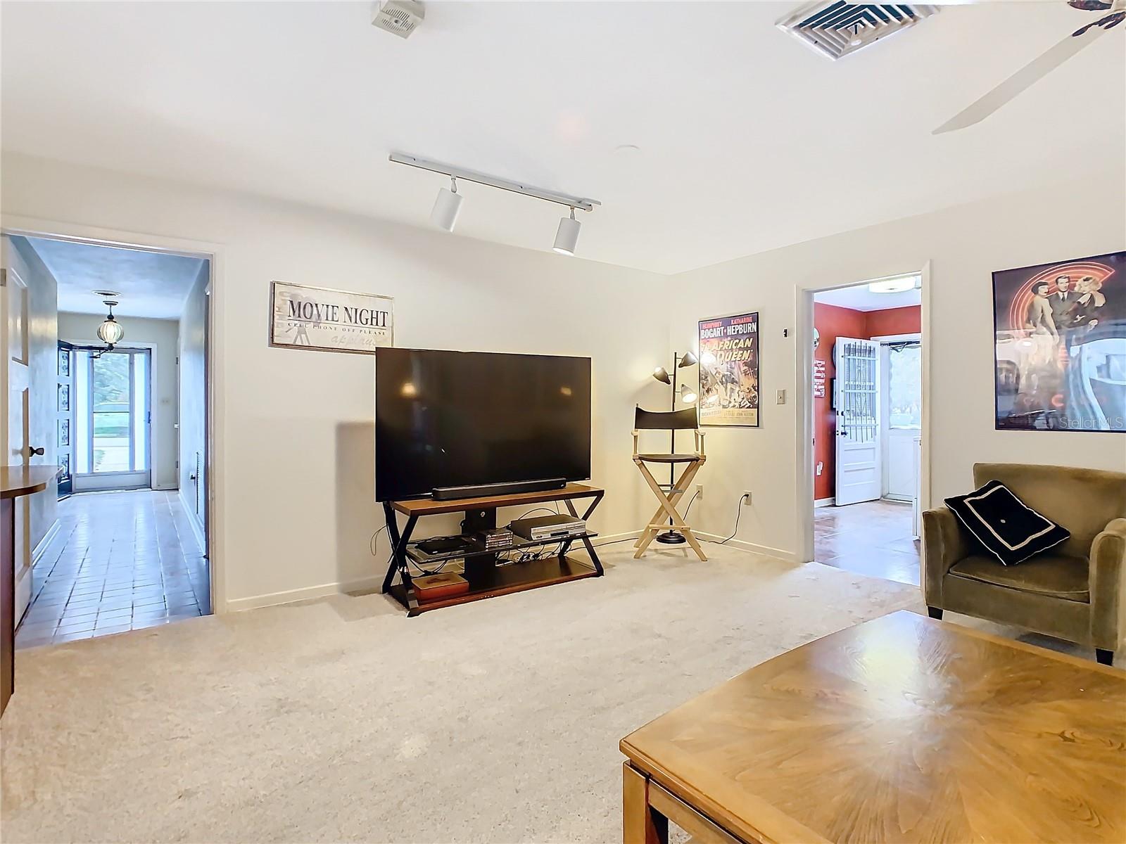 1117 N LAKESHORE BLVD