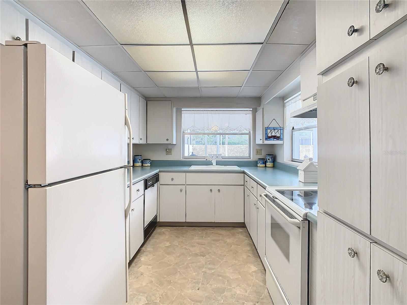 1117 N LAKESHORE BLVD