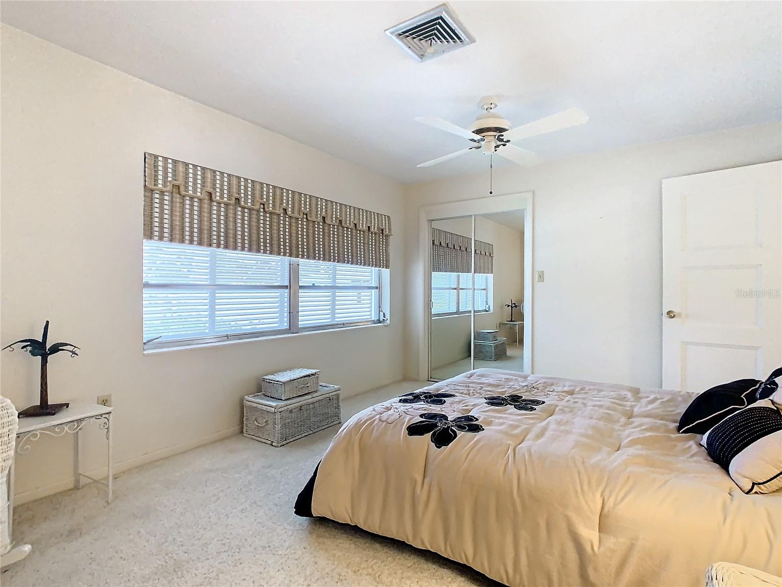 1117 N LAKESHORE BLVD