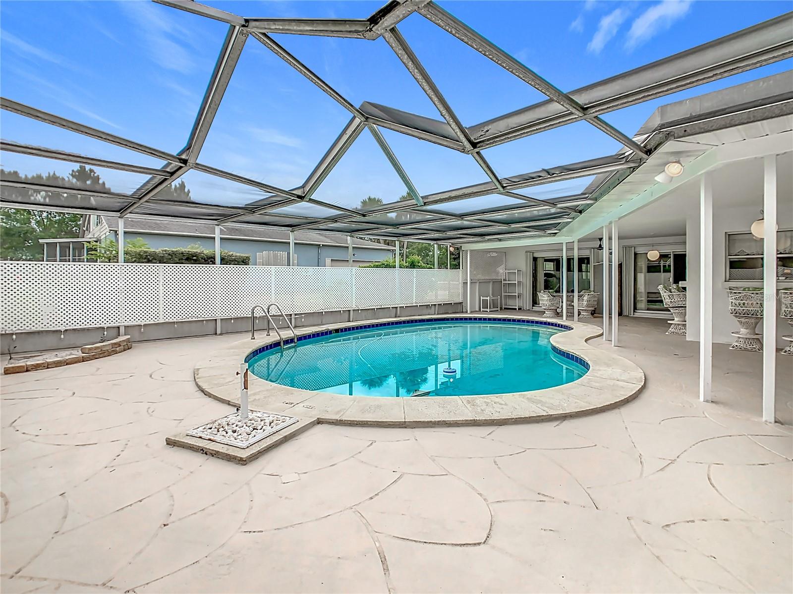 1117 N LAKESHORE BLVD