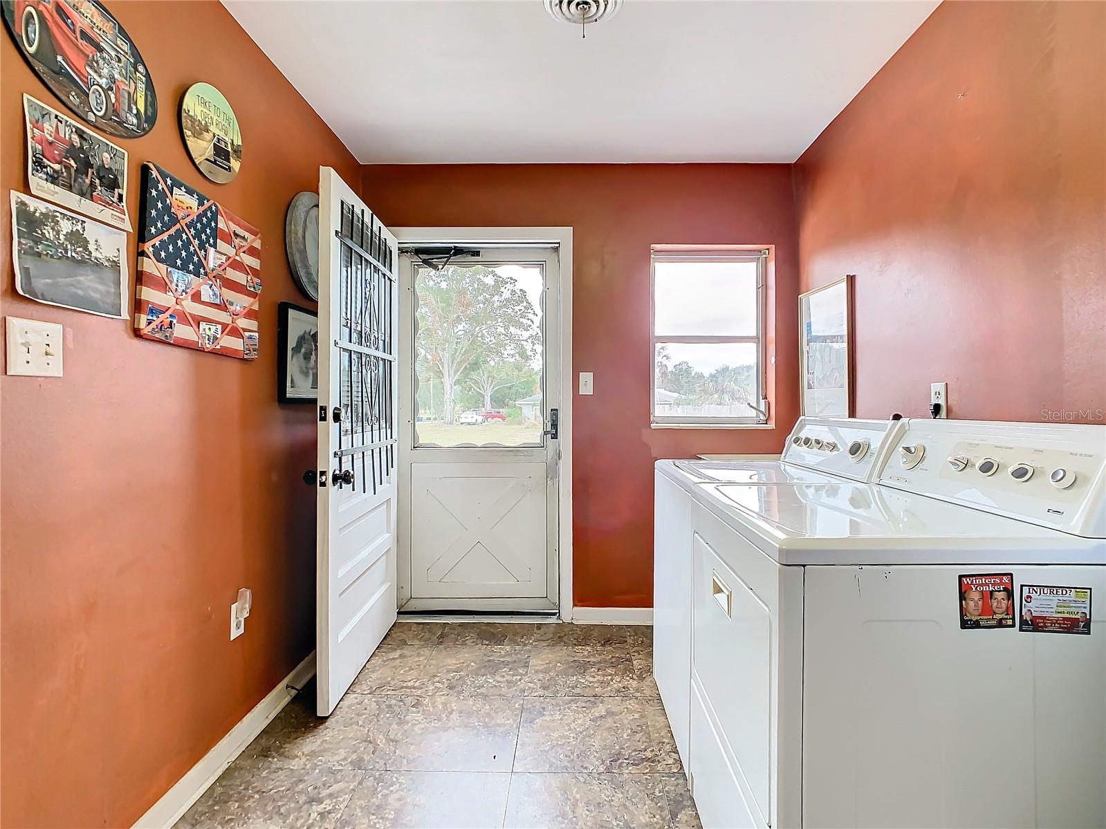 1117 N LAKESHORE BLVD