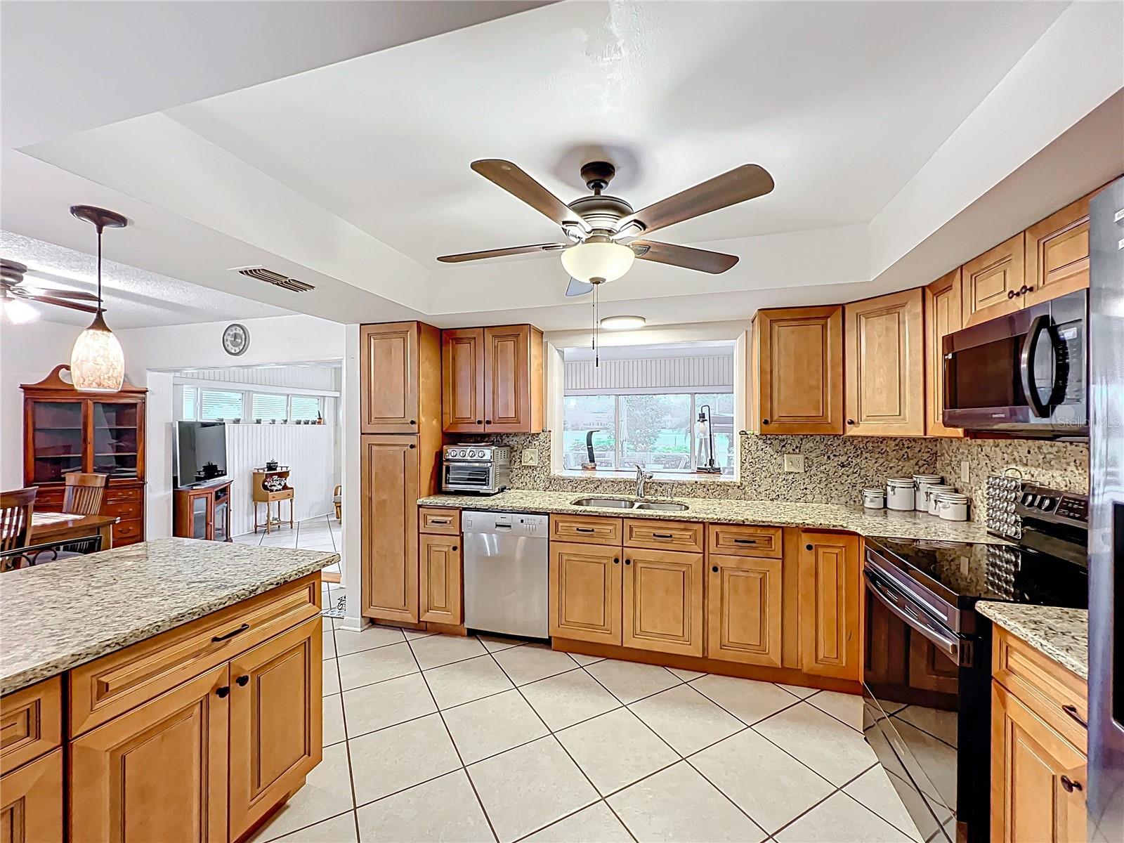 571 SAINT ANDREWS RD