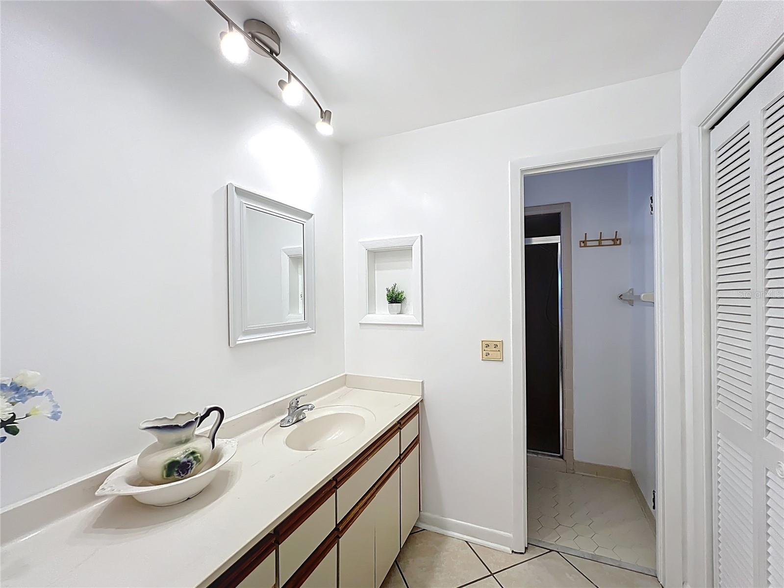 571 SAINT ANDREWS RD