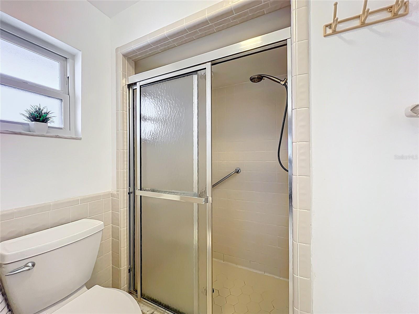 571 SAINT ANDREWS RD