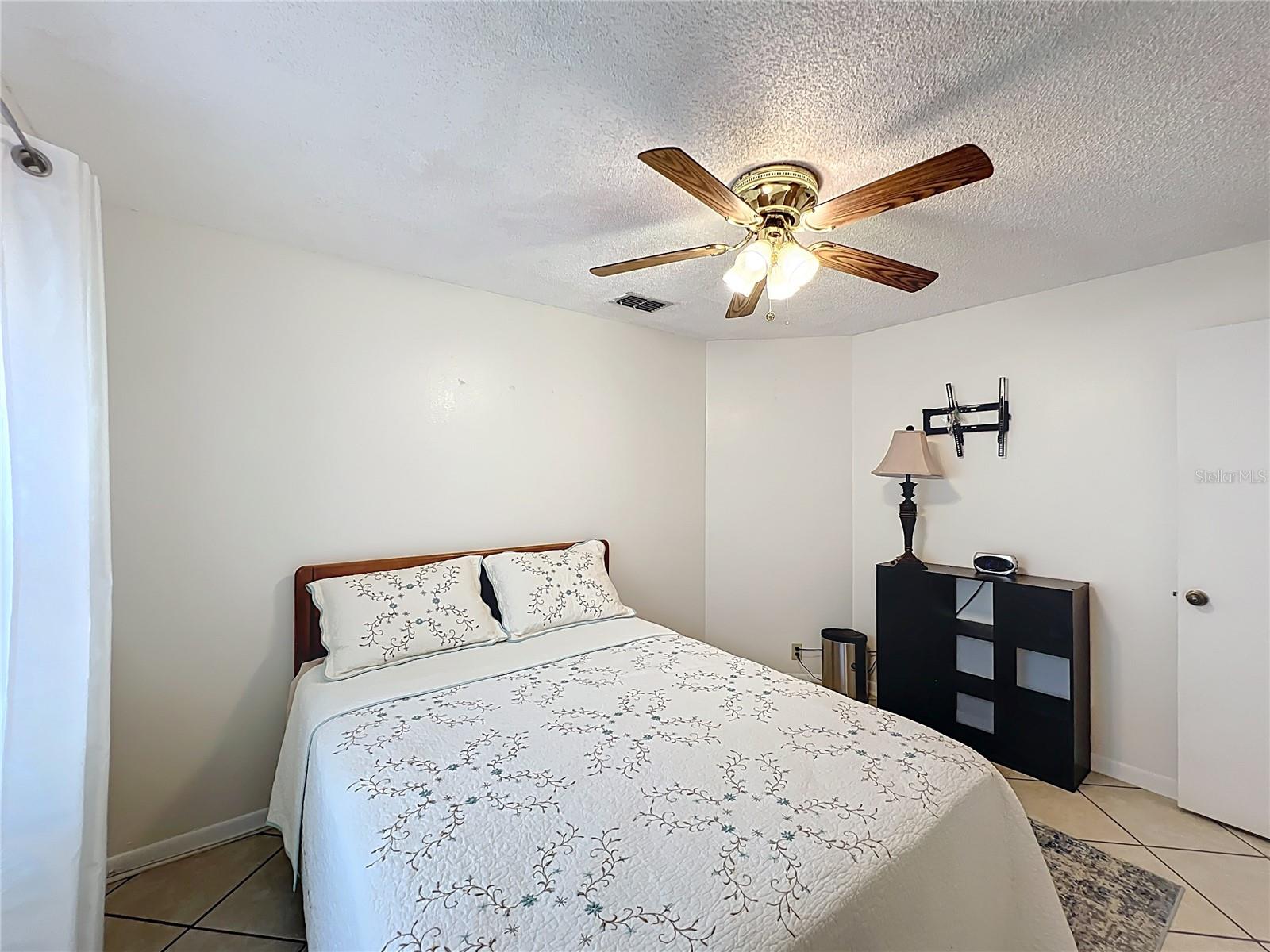 571 SAINT ANDREWS RD