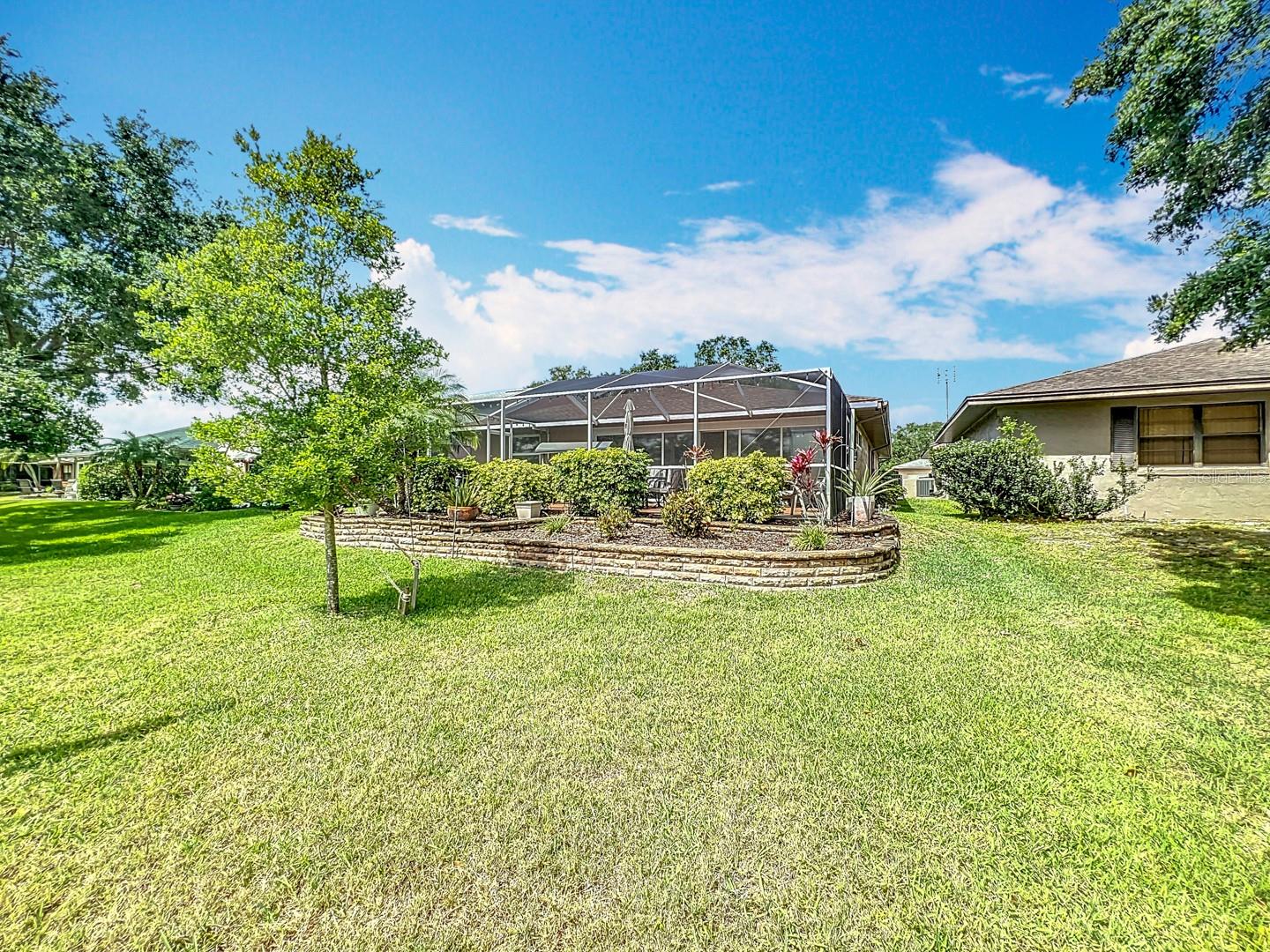 571 SAINT ANDREWS RD