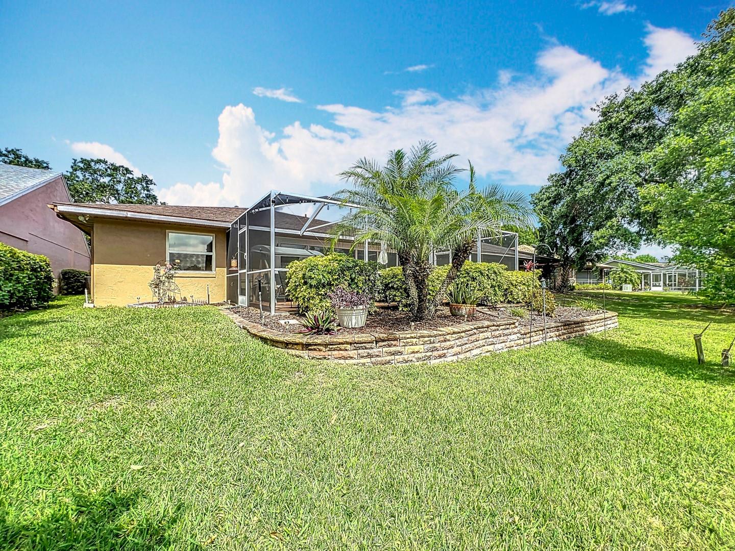 571 SAINT ANDREWS RD