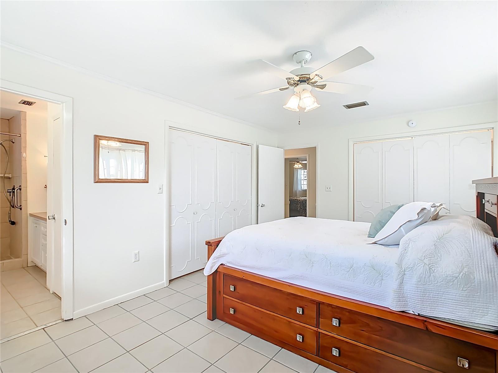 433 CANAL DR