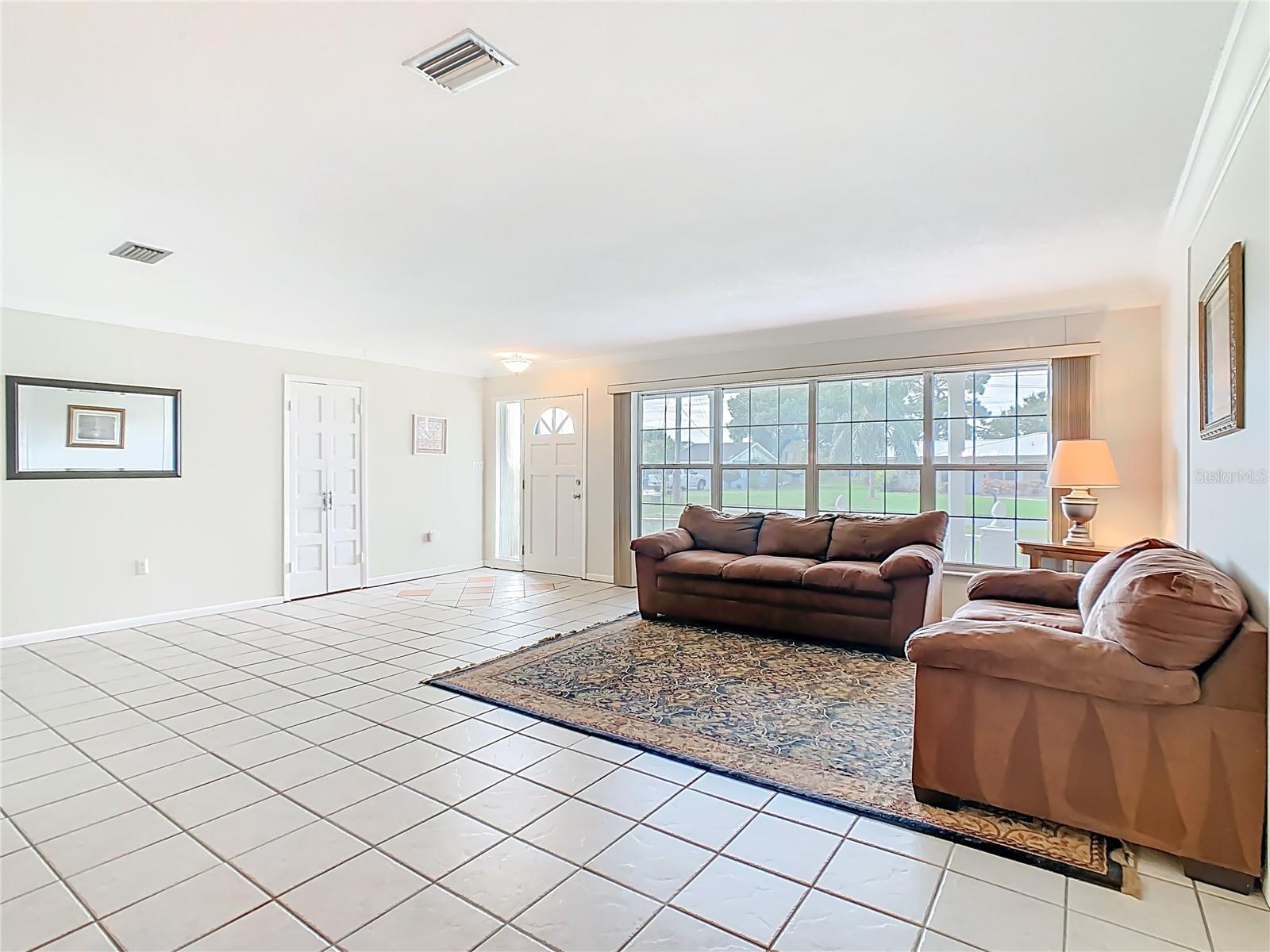 433 CANAL DR