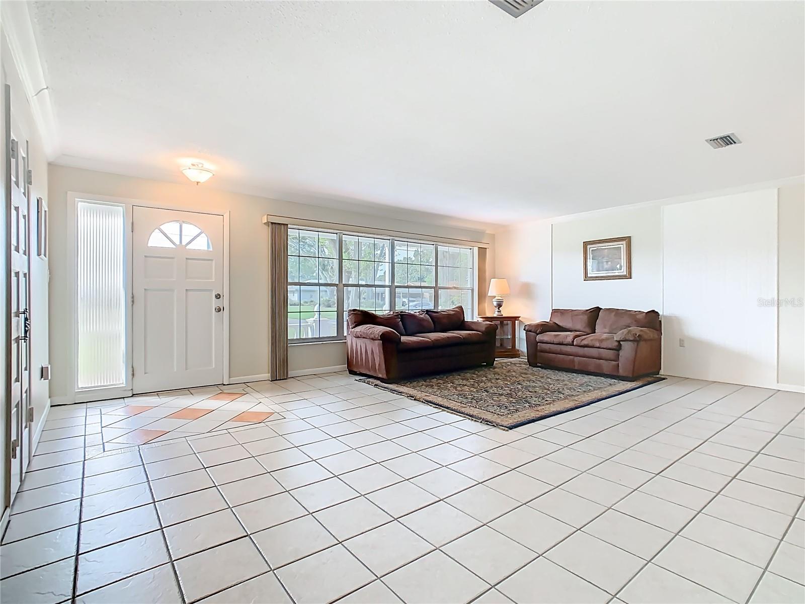 433 CANAL DR