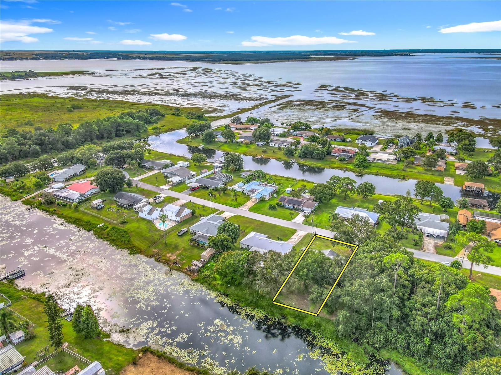433 CANAL DR