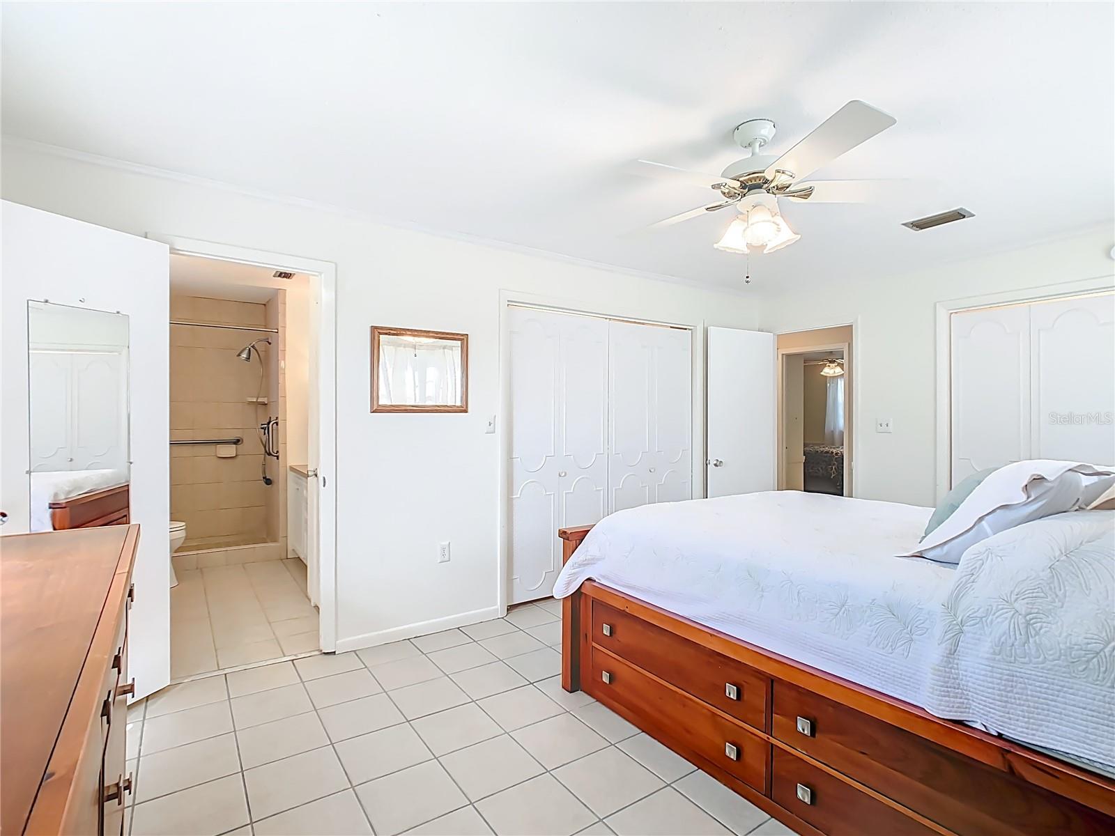 433 CANAL DR