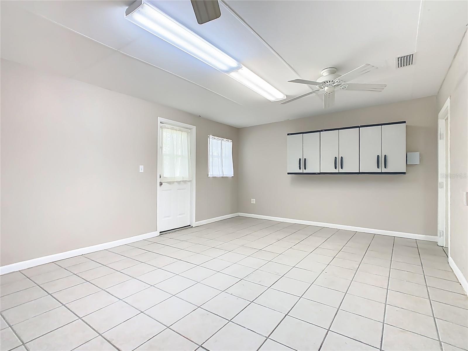 433 CANAL DR