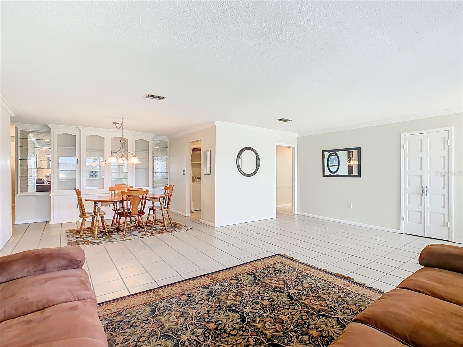 433 CANAL DR