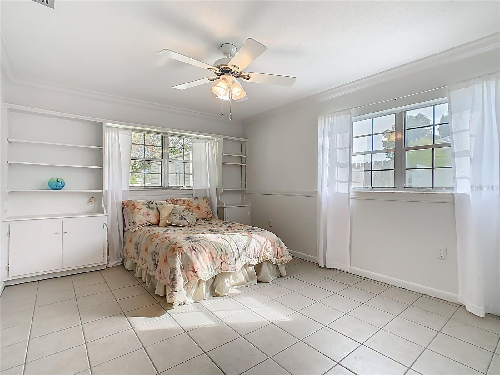 433 CANAL DR