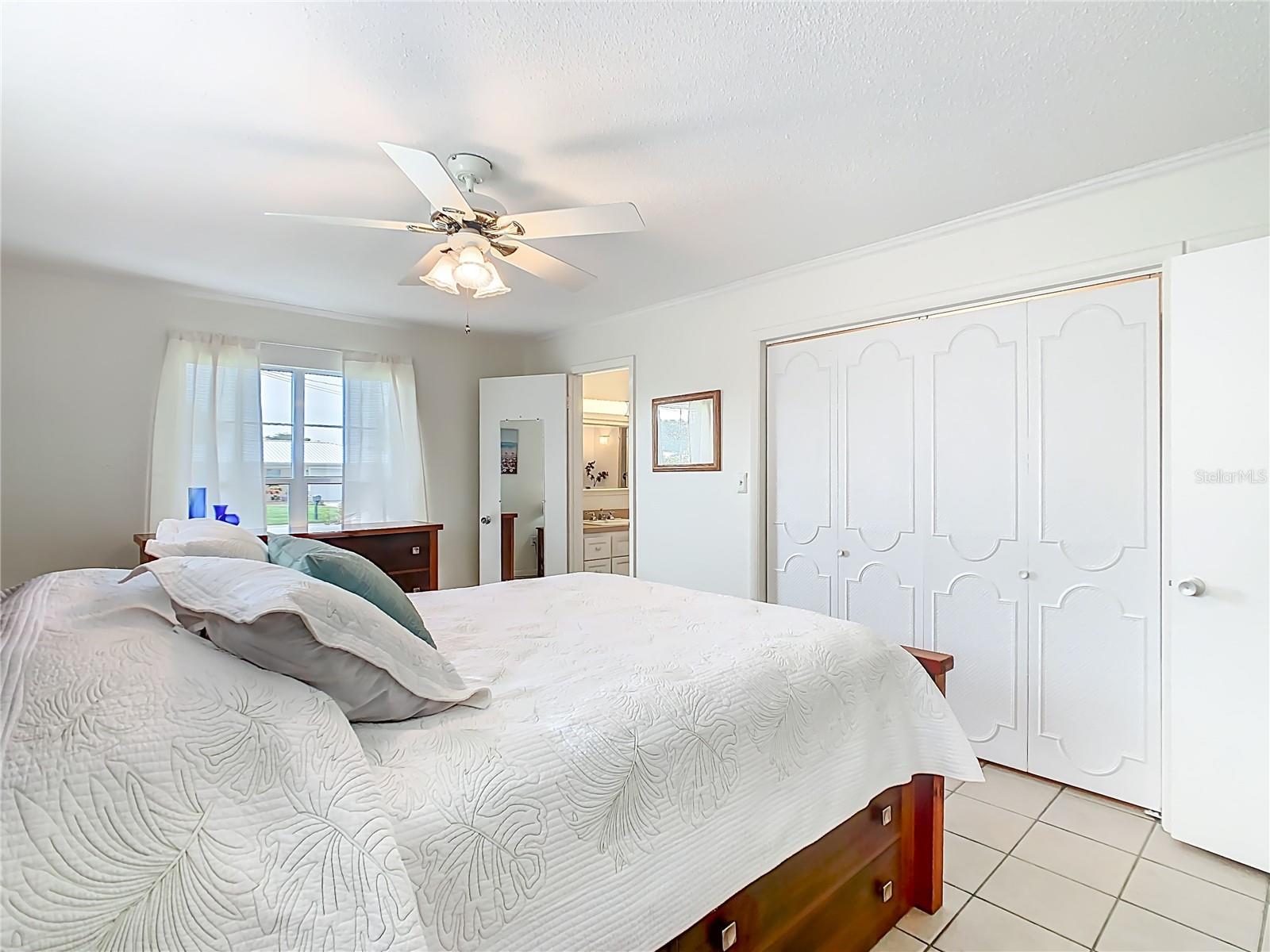 433 CANAL DR