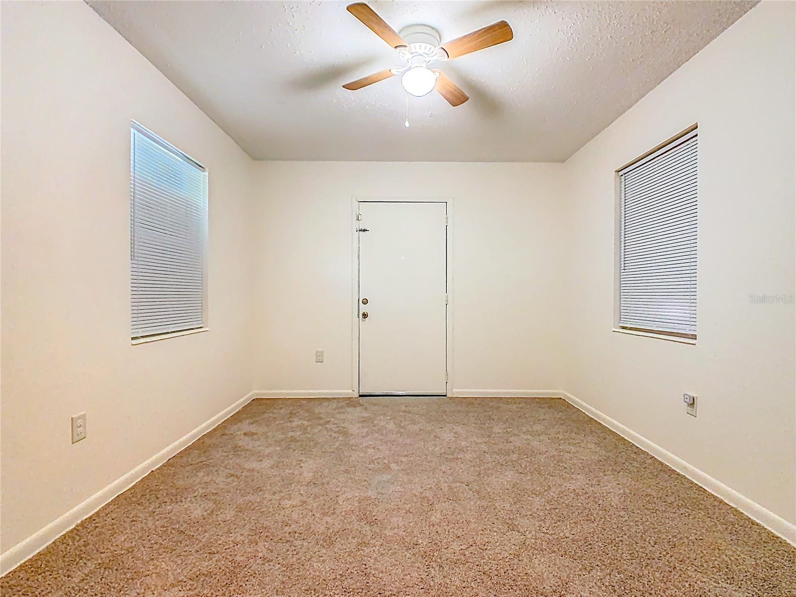 1061 HIAWATHA AVE