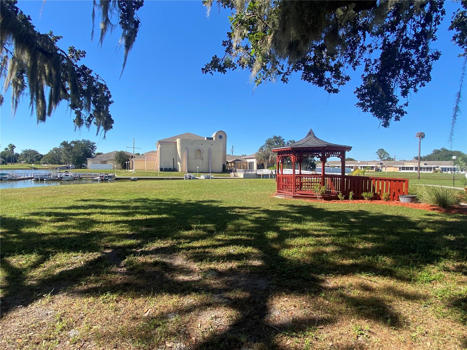 4409 CLUB CIR
