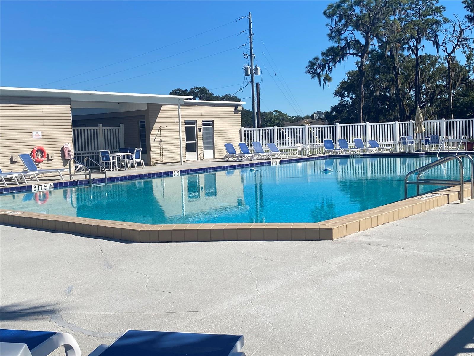 4409 CLUB CIR