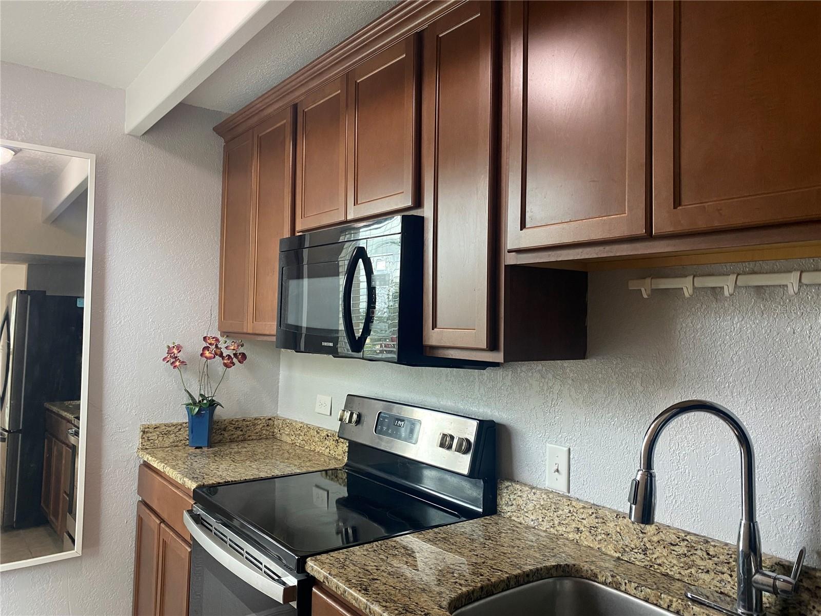 4409 CLUB CIR