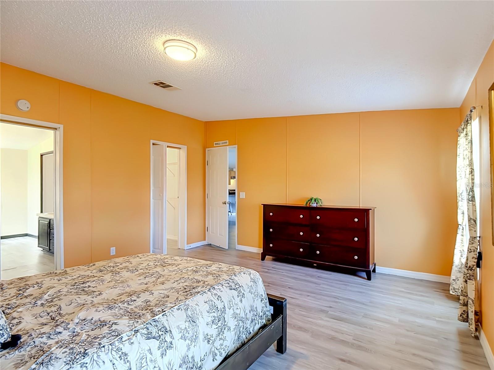 202 WAVERLY LOOP