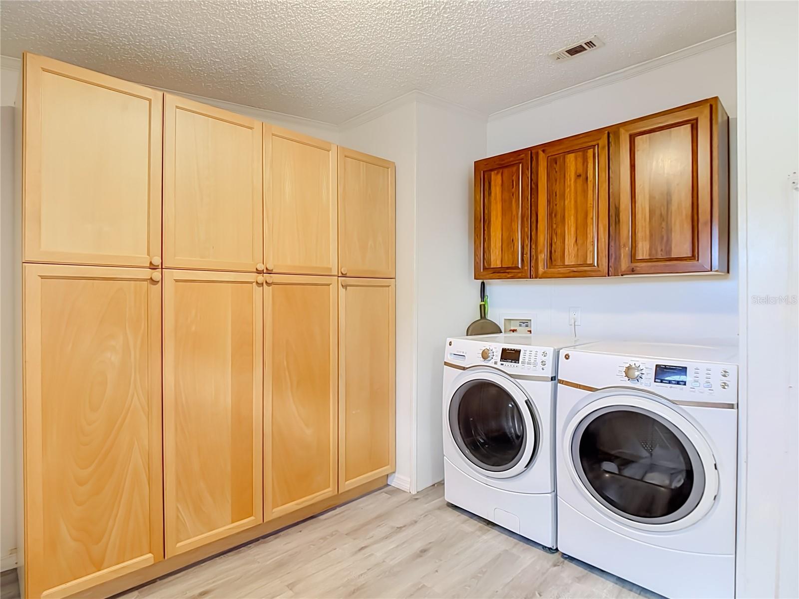 202 WAVERLY LOOP