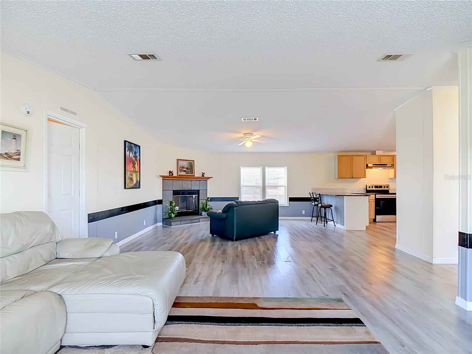 202 WAVERLY LOOP