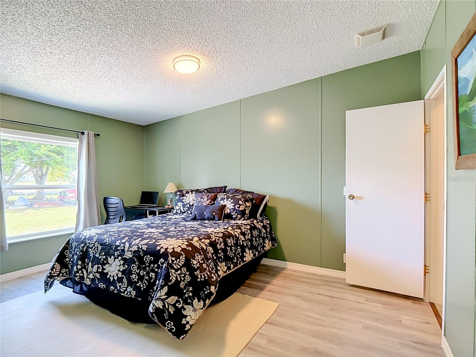 202 WAVERLY LOOP