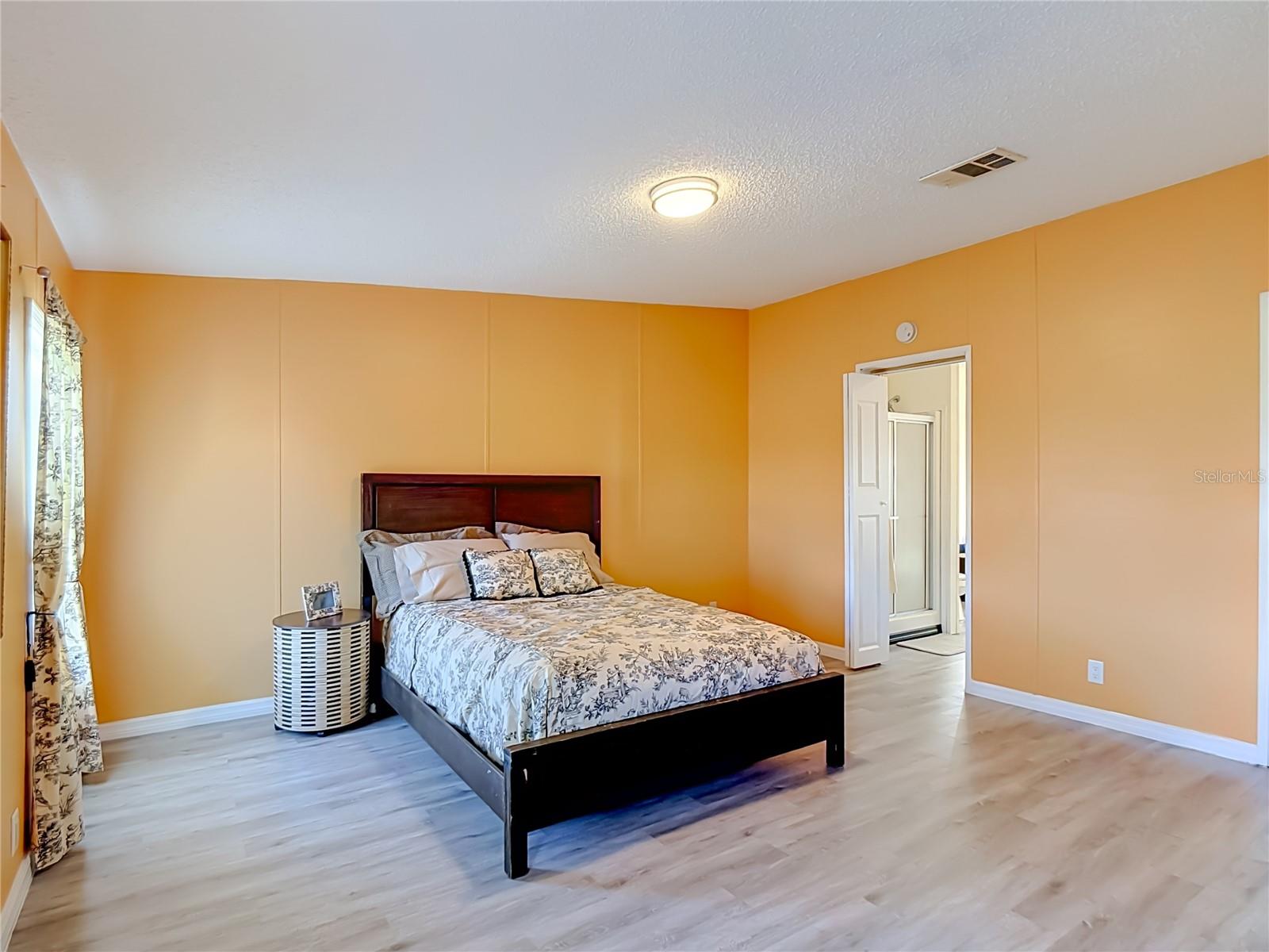 202 WAVERLY LOOP