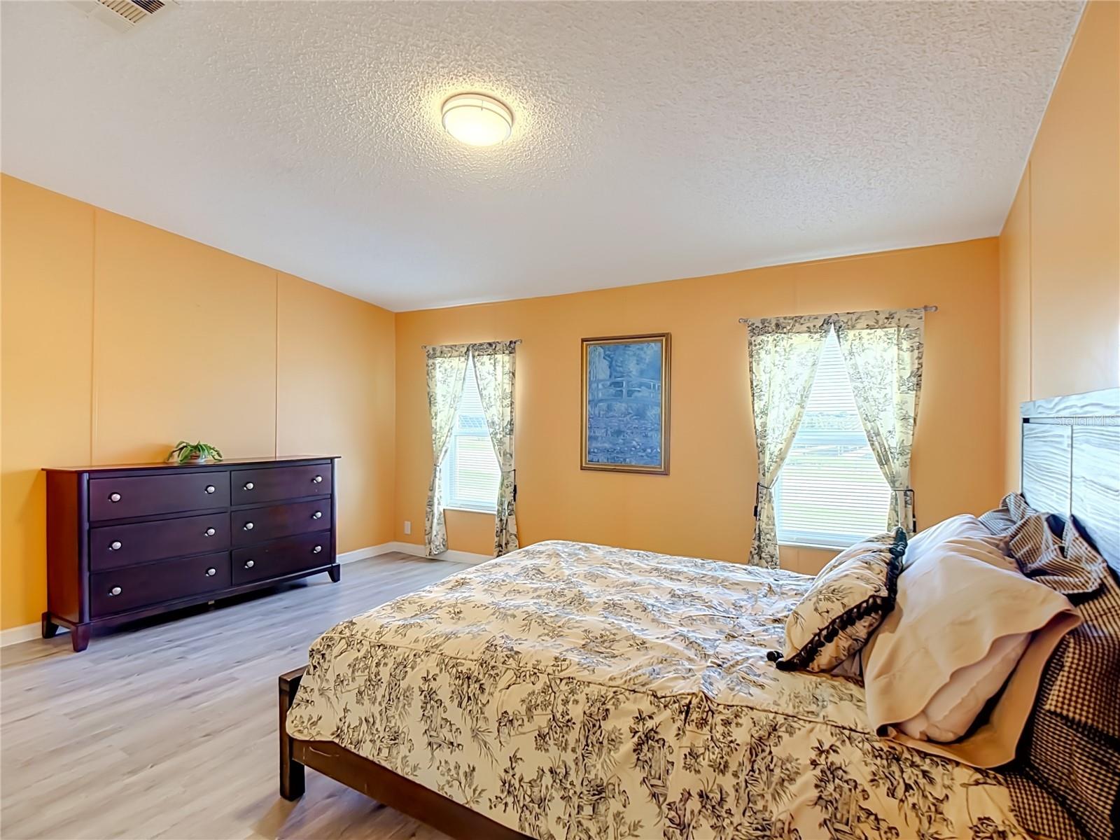 202 WAVERLY LOOP