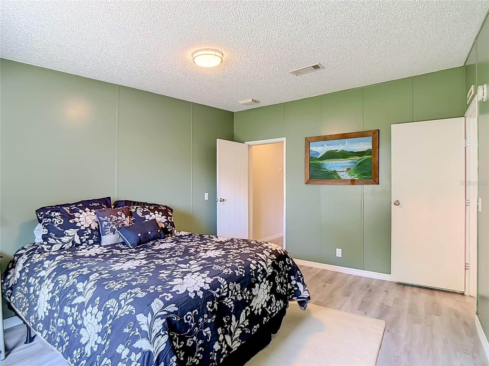 202 WAVERLY LOOP