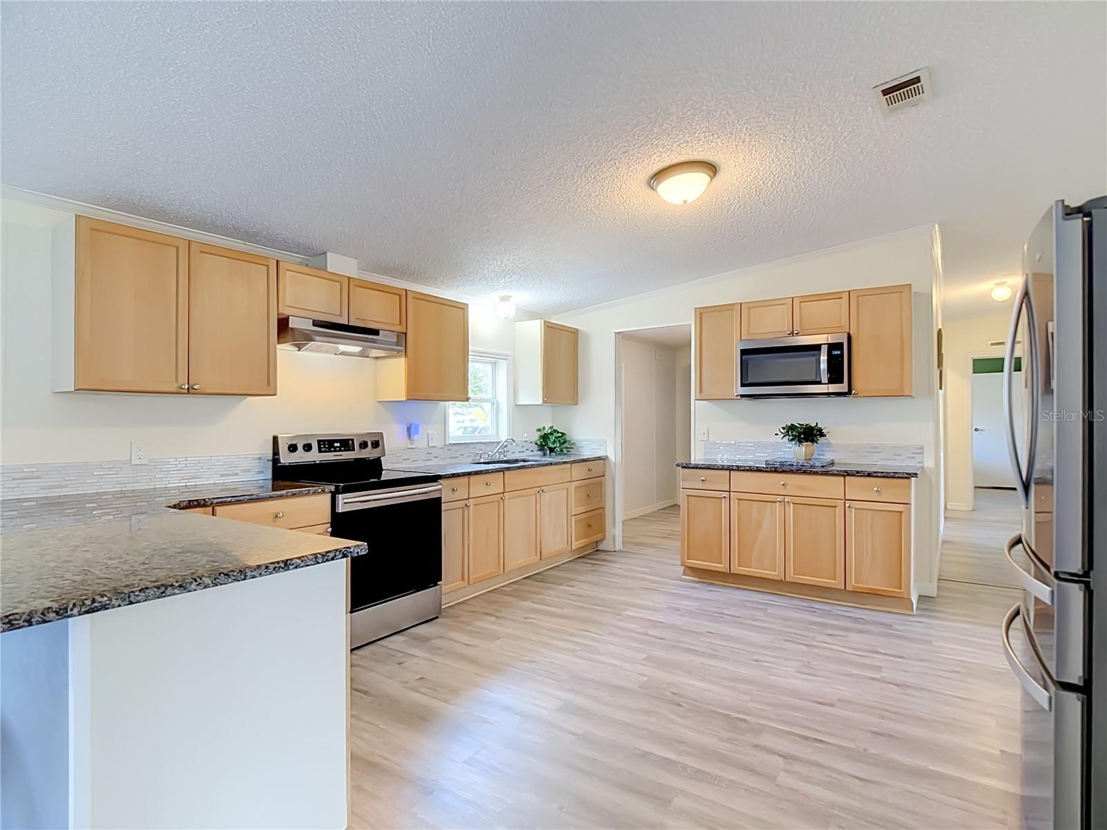 202 WAVERLY LOOP