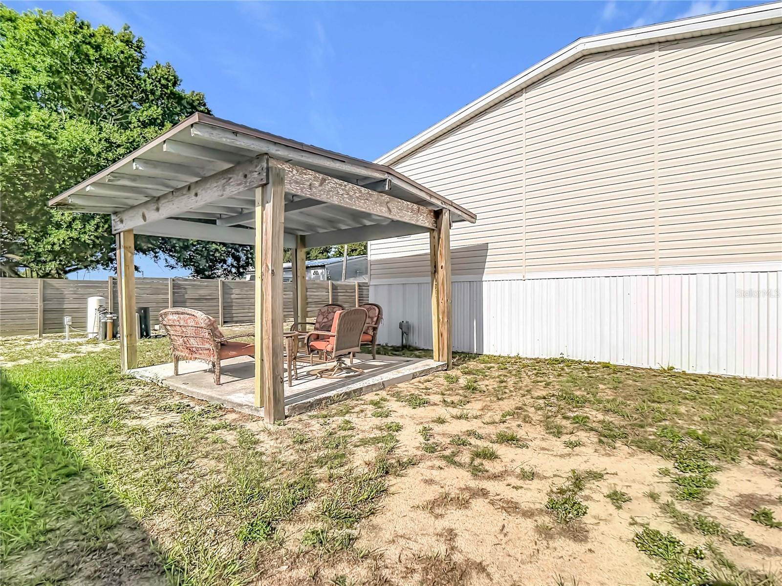 202 WAVERLY LOOP