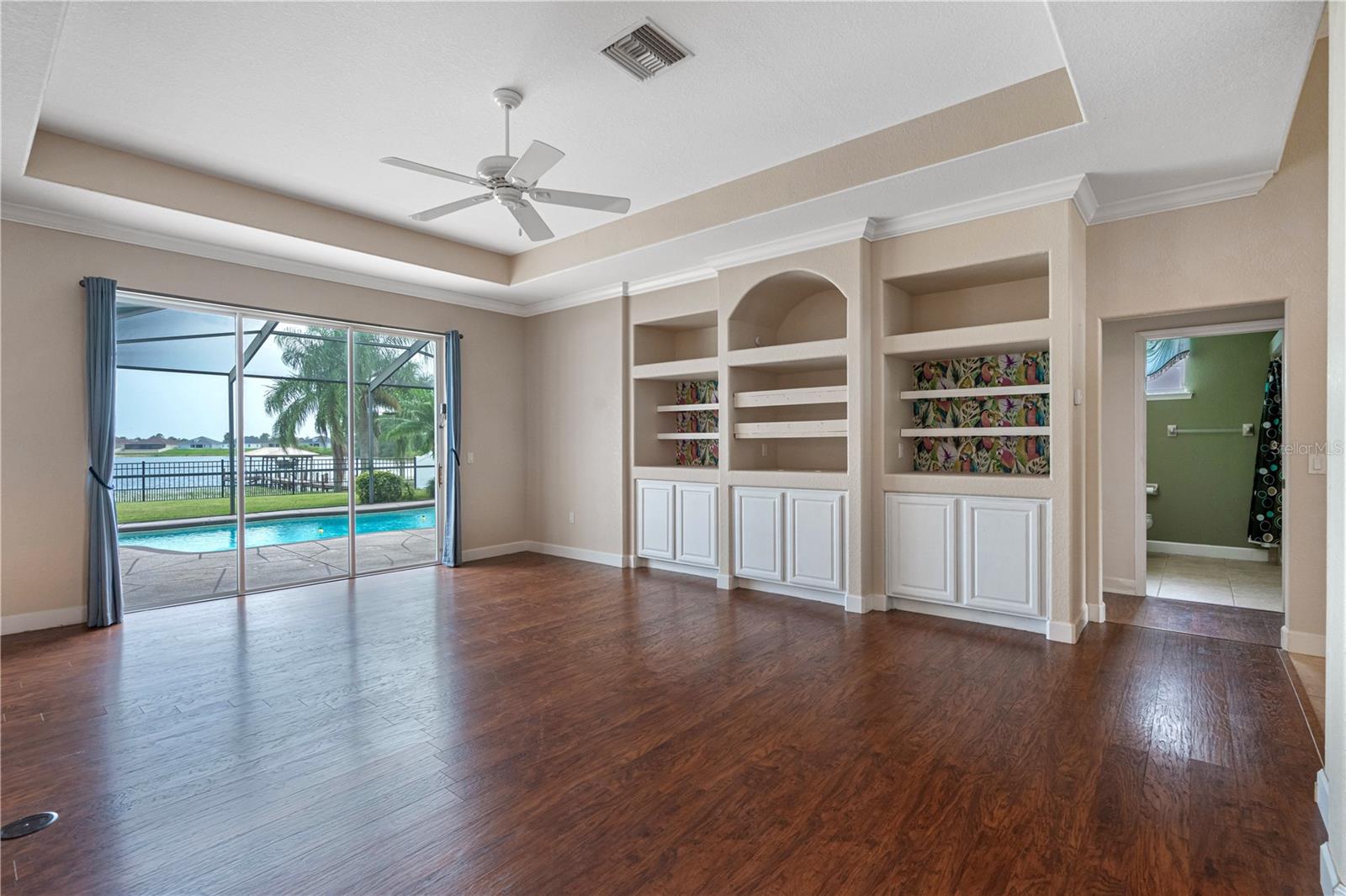 340 TERRANOVA BLVD