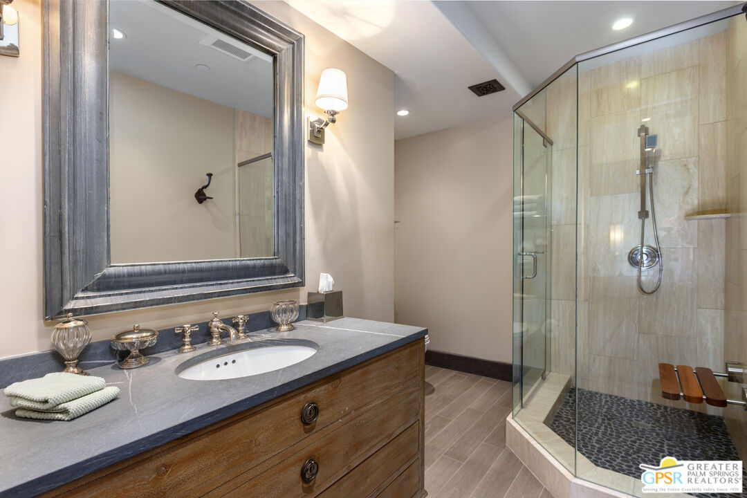 19210 Highland Hills Dr Unit: 10