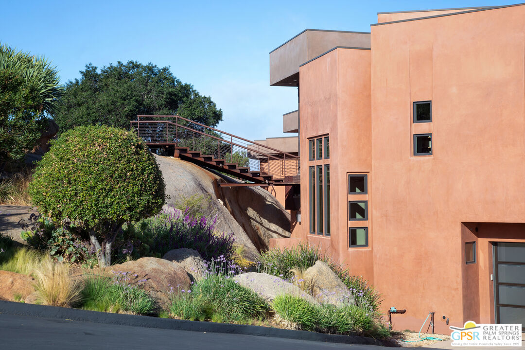 19210 Highland Hills Dr Unit: 10