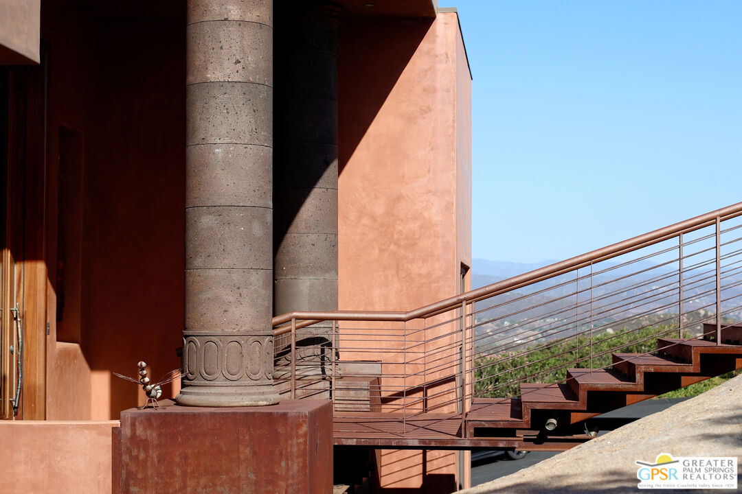 19210 Highland Hills Dr Unit: 10