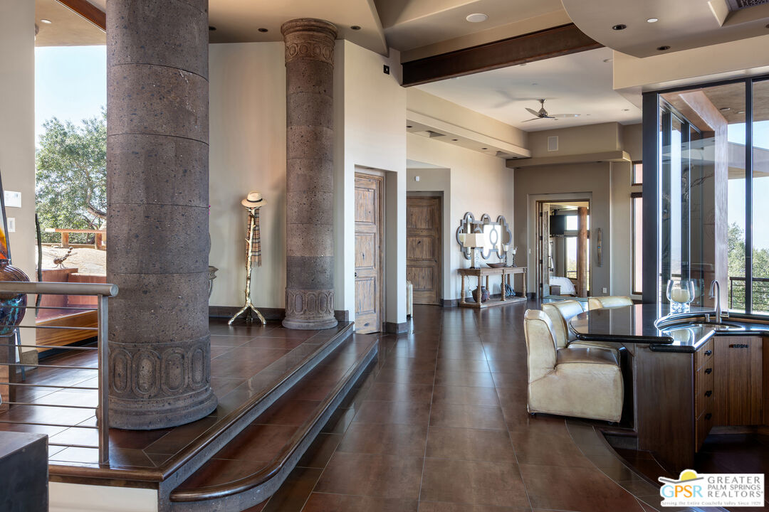 19210 Highland Hills Dr Unit: 10