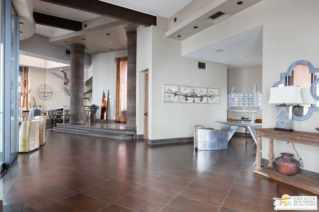 19210 Highland Hills Dr Unit: 10