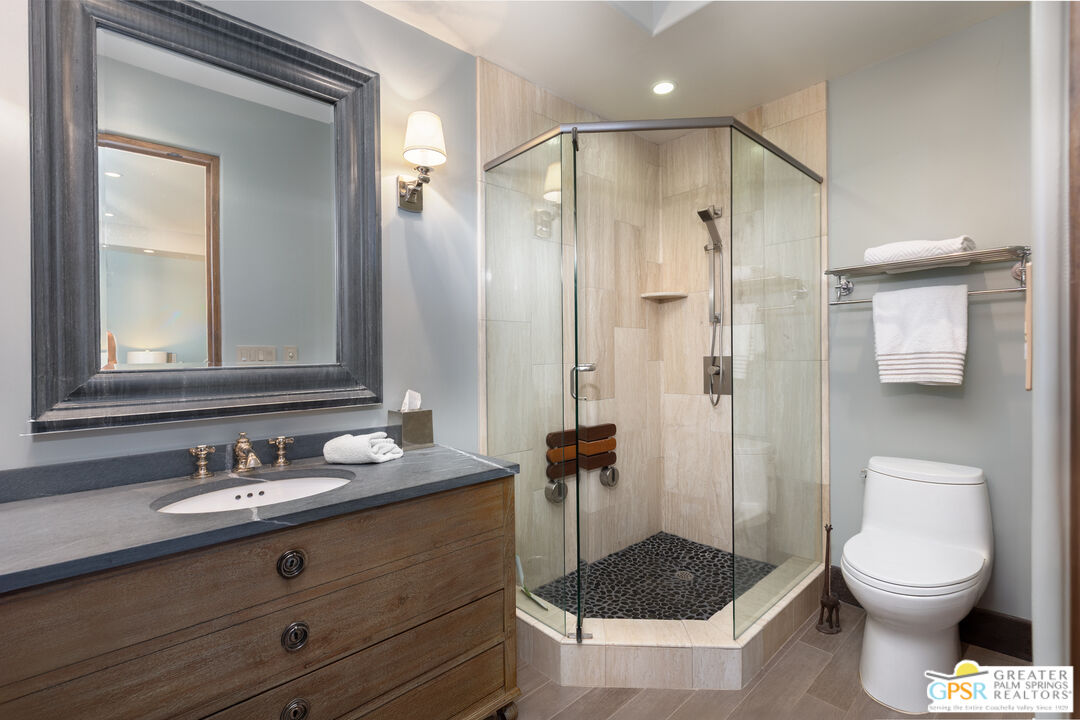 19210 Highland Hills Dr Unit: 10