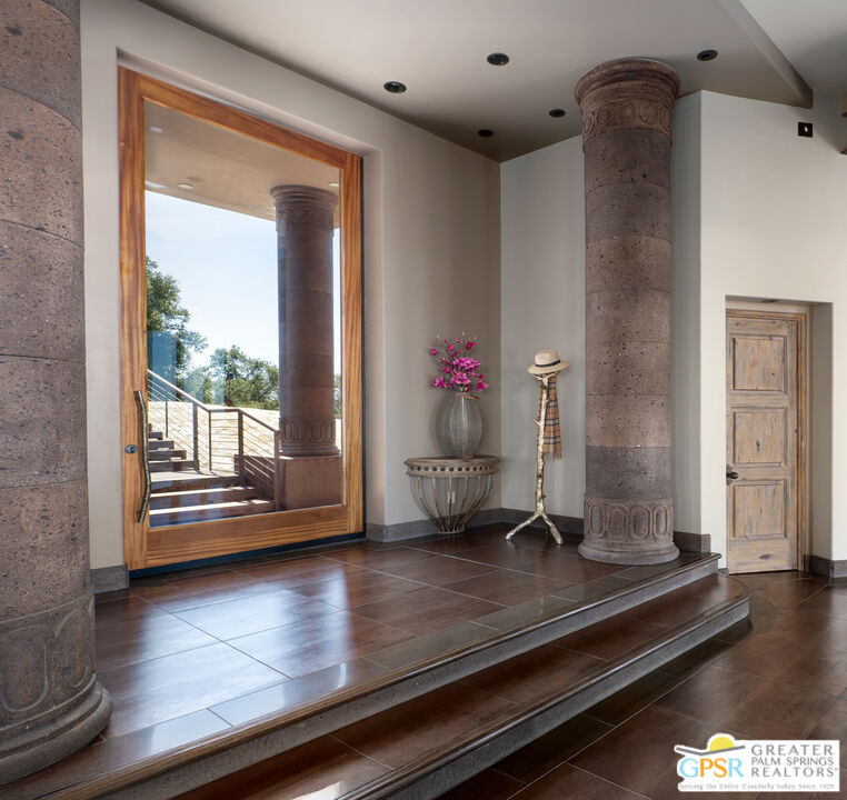 19210 Highland Hills Dr Unit: 10